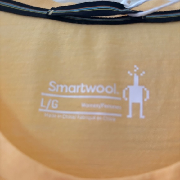 Smartwool Women Merino Short Sleeve Tee Custard Large 16916-N04 - Picture 2 of 4